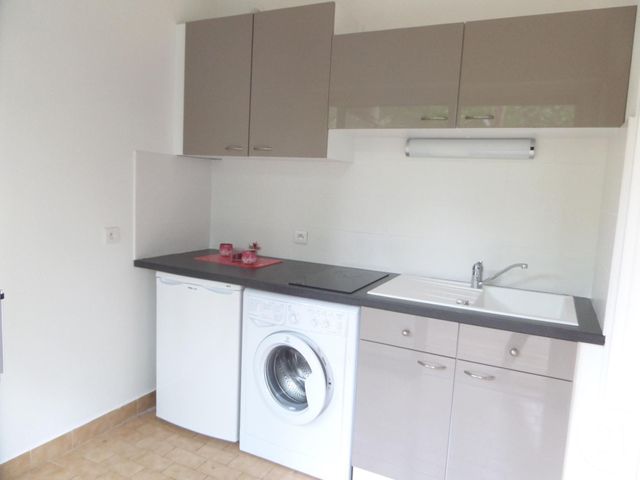 Appartement F1 à louer - 1 pièce - 27.52 m2 - GRASSE - 06 - PROVENCE-ALPES-COTE-D-AZUR - Century 21 Moulin De Brun