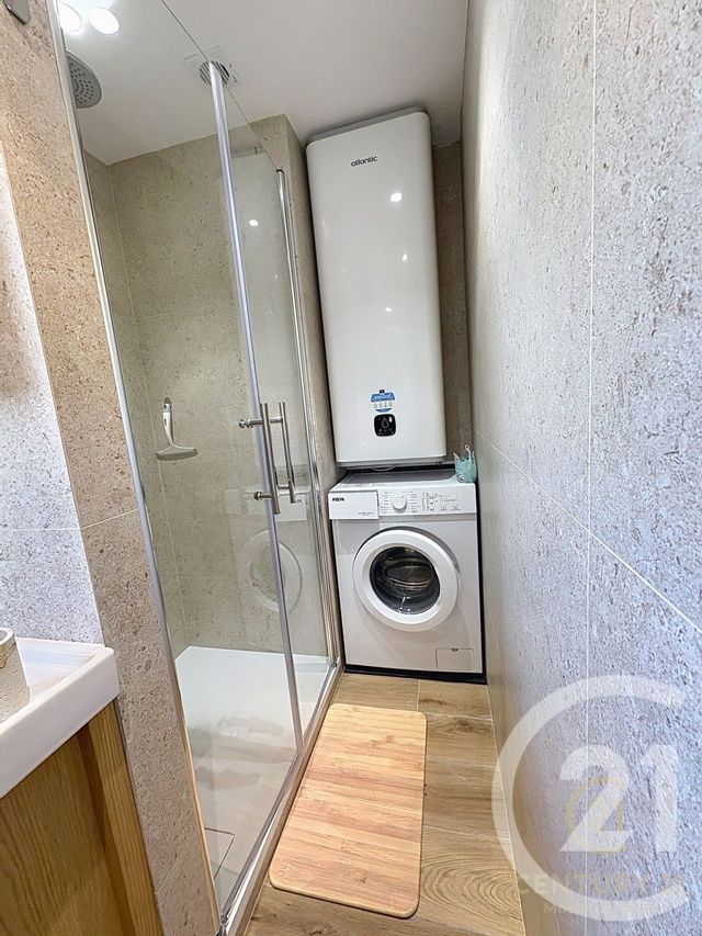 Appartement F3 à louer - 3 pièces - 56.3 m2 - GRASSE - 06 - PROVENCE-ALPES-COTE-D-AZUR - Century 21 Moulin De Brun