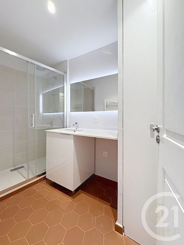 Appartement F3 à louer - 3 pièces - 53.4 m2 - GRASSE - 06 - PROVENCE-ALPES-COTE-D-AZUR - Century 21 Moulin De Brun
