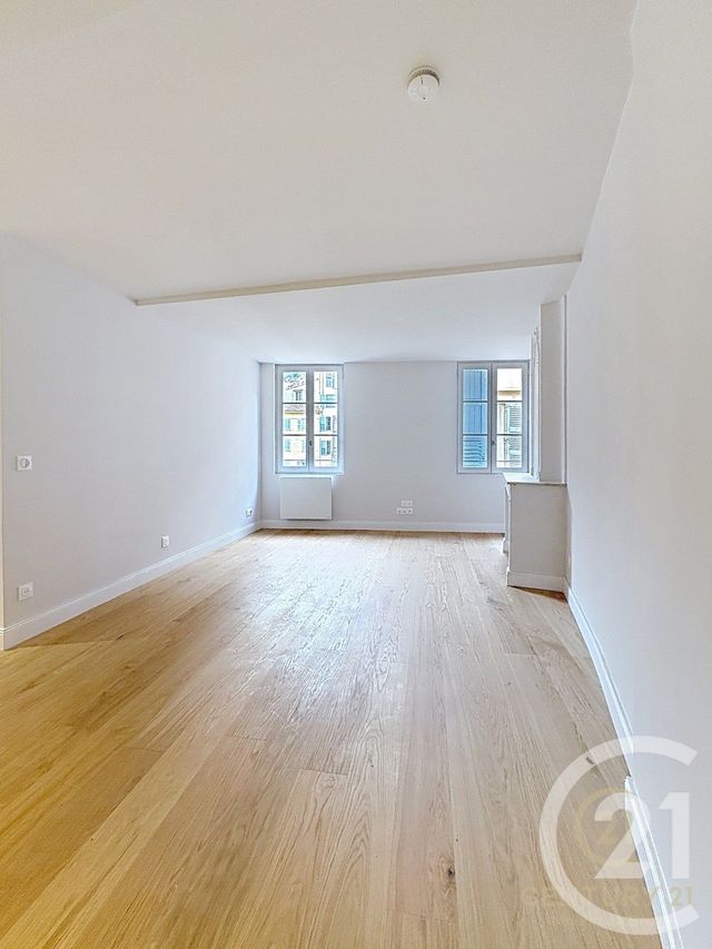 Appartement F3 à louer - 3 pièces - 53.4 m2 - GRASSE - 06 - PROVENCE-ALPES-COTE-D-AZUR - Century 21 Moulin De Brun