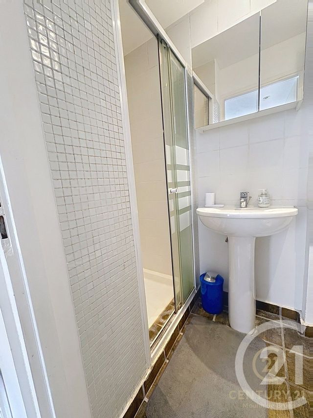 Appartement F1 à louer - 1 pièce - 25.51 m2 - GRASSE - 06 - PROVENCE-ALPES-COTE-D-AZUR - Century 21 Moulin De Brun
