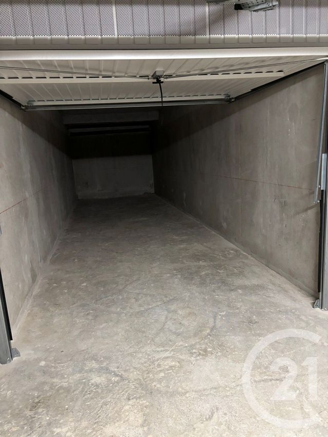 parking à louer - 23.4 m2 - AURIBEAU SUR SIAGNE - 06 - PROVENCE-ALPES-COTE-D-AZUR - Century 21 Moulin De Brun