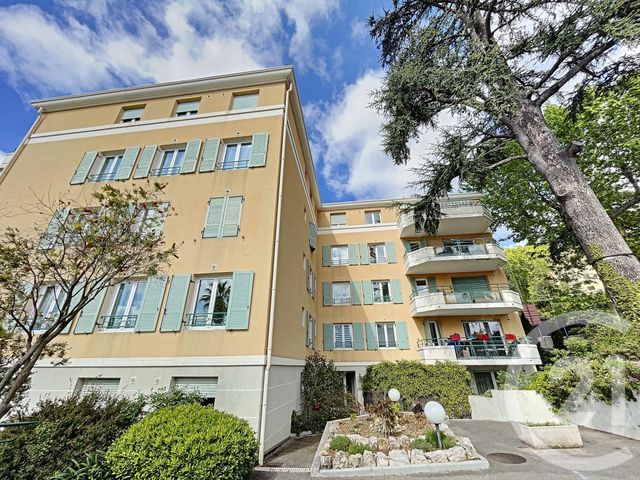 Appartement F3 à louer - 3 pièces - 66.0 m2 - GRASSE - 06 - PROVENCE-ALPES-COTE-D-AZUR - Century 21 Moulin De Brun