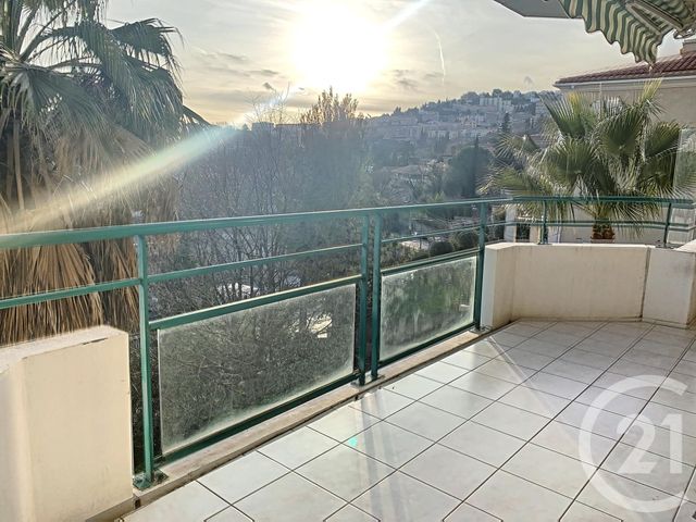 Appartement F3 à louer - 3 pièces - 66.0 m2 - GRASSE - 06 - PROVENCE-ALPES-COTE-D-AZUR - Century 21 Moulin De Brun