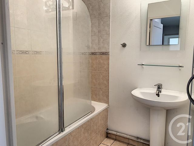 Appartement F3 à louer - 3 pièces - 66.0 m2 - GRASSE - 06 - PROVENCE-ALPES-COTE-D-AZUR - Century 21 Moulin De Brun
