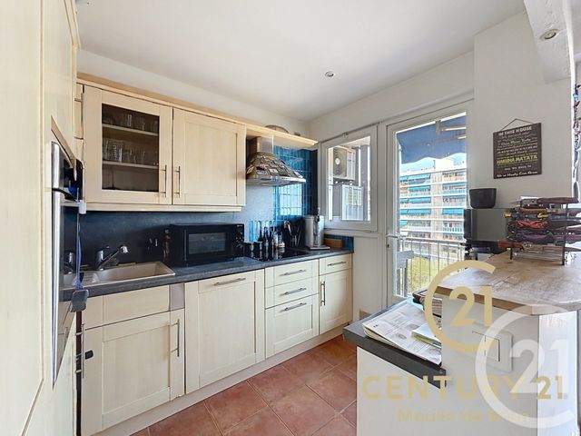 Appartement F3 à louer - 3 pièces - 63.33 m2 - GRASSE - 06 - PROVENCE-ALPES-COTE-D-AZUR - Century 21 Moulin De Brun